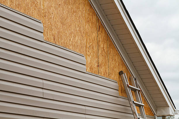 Professional Siding Repair technician working in Norcross, GA